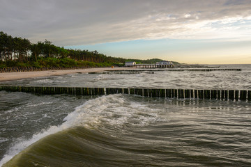 Waves in Ustronie Morskie © RegnumInvictum