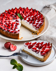 Strawberry cake with ricotta cheese