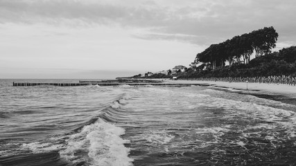 Waves in Ustronie Morskie © RegnumInvictum