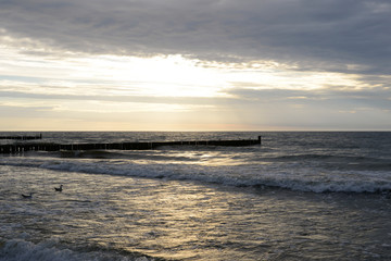 Waves in Ustronie Morskie © RegnumInvictum