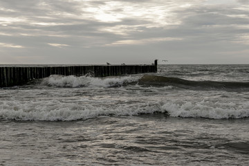 Waves in Ustronie Morskie © RegnumInvictum