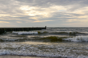 Waves in Ustronie Morskie © RegnumInvictum