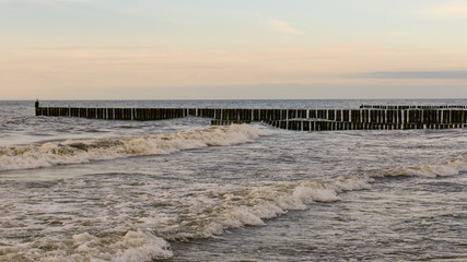 Waves in Ustronie Morskie © RegnumInvictum