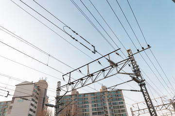 전깃줄과 아파트