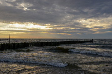 Waves in Ustronie Morskie © RegnumInvictum