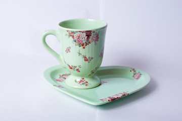 Taza con plato en forma de corazón