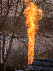 Rauchfahne aus dem Schornstein