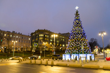 Obraz premium Christmas tree on the street in the center of Moscow