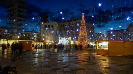 Fototapeta na wymiar Christmas Illuminations and Market at night