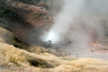 Fototapeta na wymiar Steam vent in Yellowstone National Park