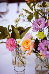 Obraz na płótnie Canvas Flowers in vase on table 