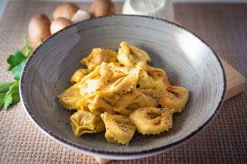 Piatto di tortelli ai funghi, Cucina Italiana