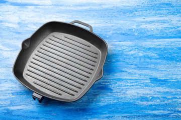 clean cast iron frying pan
