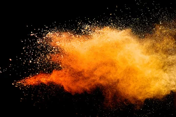Fototapete Rund Abstrakte orange Pulverexplosion auf schwarzem Hintergrund isoliert. © piyaphong