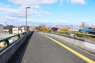 日本の岡山にある歩道橋