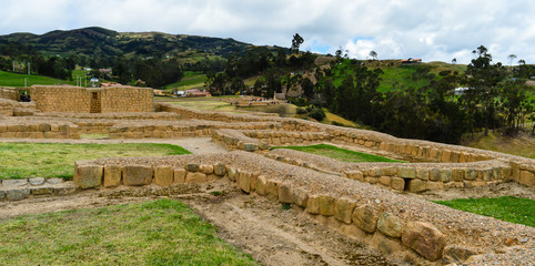 Fototapeta na wymiar archaeological complex of Ingapirca, at Canar, Ecuador