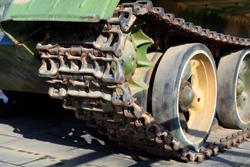 Tank tracks and wheels