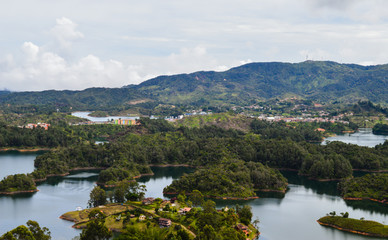 Fototapeta na wymiar Guatape dam from top of Penol Rock