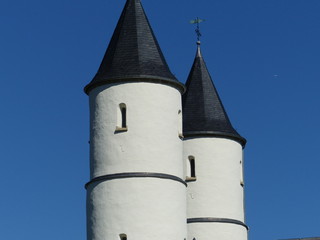 Fototapeta na wymiar Türme von Kloster Steinfeld in der Eifel