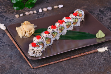 Obraz na płótnie Canvas sushi on plate