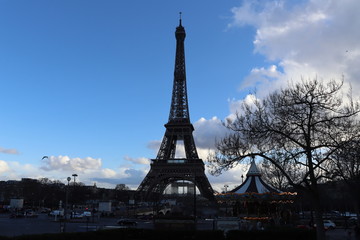 Fototapeta na wymiar Tour Eiffel Paris Janvier 2020