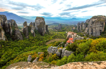 Fototapeta na wymiar Landscape view of the Meteora mountains and valley, Greece