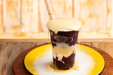 Açai com leite condensado e leite em pô
