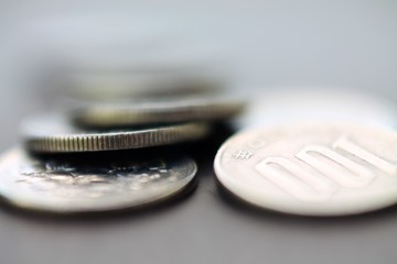 closeup of a hundred yen