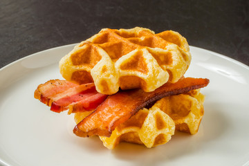 ワッフル Waffles of Dutch, French and Belgian foods