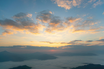 Fototapeta na wymiar Sunrise over mountain in the morning.