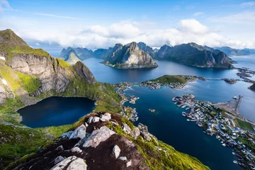 Fototapete Reinefjorden Reine von Reinebringen, Blick auf die atemberaubenden Berge der Lofoten, Norwegen