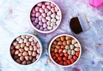 Make up base,Fairy candy pearls blusher,Blush on, Make up brush,Star eye shadows,FoundationEyelashes,Flowers,Highlights and shading 
are on the white wool.