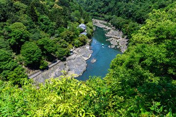 Fototapeta na wymiar 展望台から望む嵐山の風景