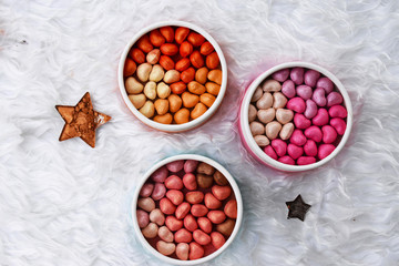 Make up base,Fairy candy pearls blusher,Blush on, Make up brush,Star eye shadows,Foundation,Nail Polish,,Highlights and shading  are on the white wool.