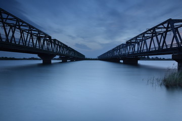 Fototapeta na wymiar ２つの鉄橋