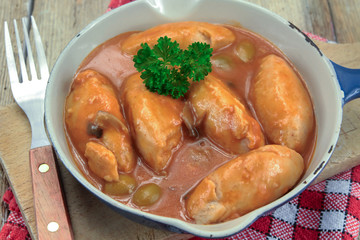 quenelles de volaille sauce aux olives
