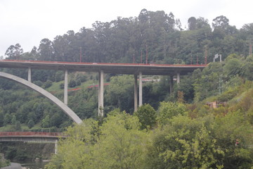 Fototapeta na wymiar Bridge in the suburbs of Bilbao