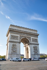 Fototapeta na wymiar Arc de triomphe de l'Étoile