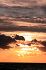atardecer con nubes