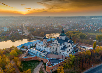 Obraz premium The monastery in Berdichev from a height..