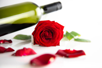 Walentynkowe wino i róża