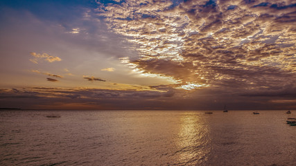 Sonnenuntergang am Strand von Sansibar