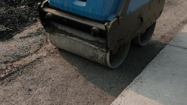  Walking compaction compacted for use in heavy industry, road work