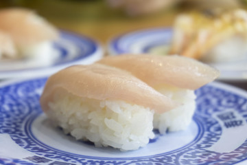 回転寿司 ビントロ	