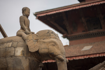 Hinduist sculptures in buildings in Nepal