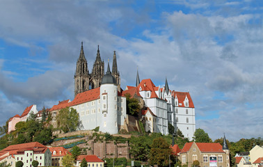 Fototapeta premium Die Albrechtsburg an der Elbe in Meißen