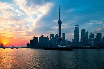 Fototapeta premium China Shanghai Pudong skyline sonnenaufgang