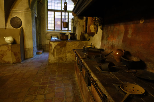 antica cucina nel museo di dozza