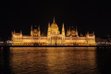 Fototapeta na wymiar Hungarian parliament in center of Budapest, Hungary