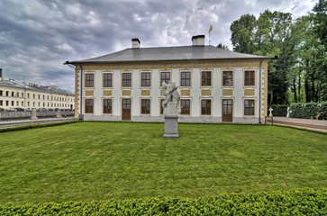 Obraz premium The Summer Palace of Peter the Great in Saint Petersburg.